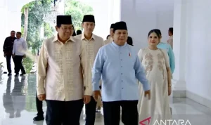 Jajaran Menteri dan Pejabat Halalbihalal dengan Presiden di Istana